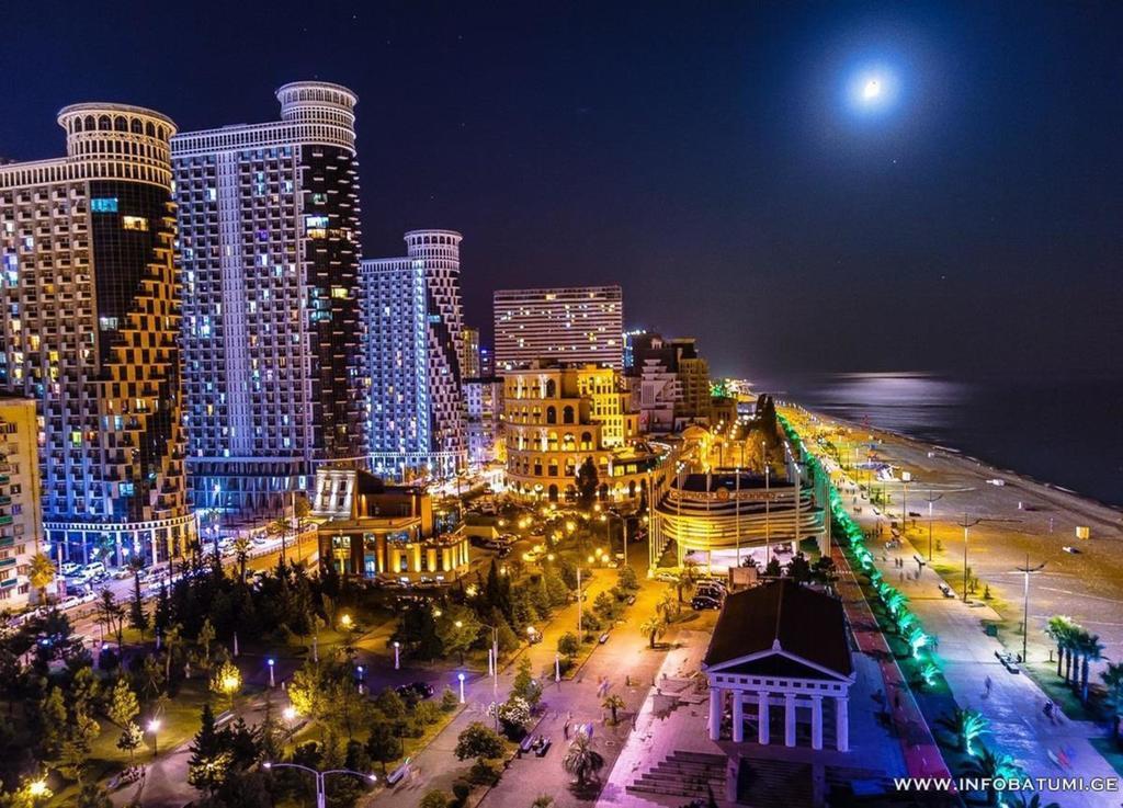 Holiday Premium Apartments Batumi Eksteriør bilde
